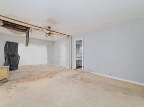 8755 Cowart Street, Houston TX 77029