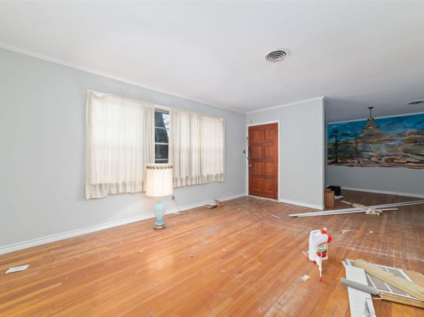 8755 Cowart Street, Houston TX 77029