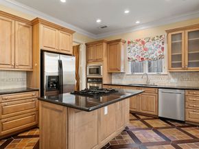 6310 Hermann Lake Drive, Houston TX 77021