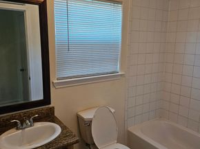 7013 Saint Augustine Street, Houston TX 77021