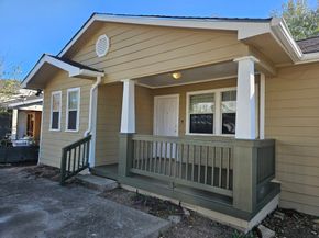 7013 Saint Augustine Street, Houston TX 77021