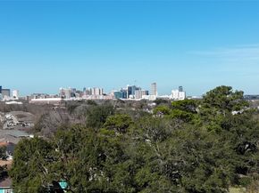 7013 Saint Augustine Street, Houston TX 77021