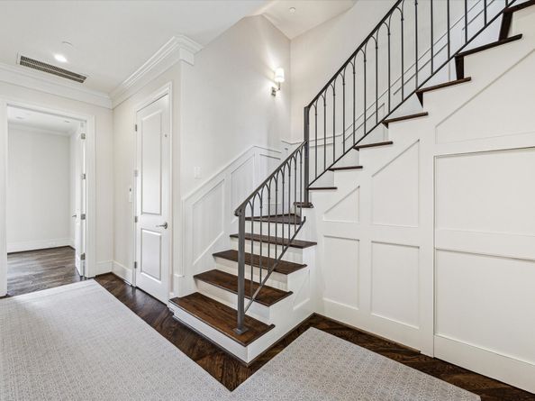 2413 Mimosa Drive, Houston TX 77019