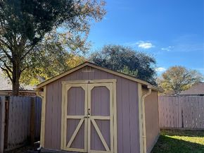 15731 Oak Mountain Dr Drive, Houston TX 77095