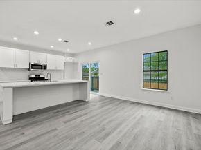 727 E 40th Street, Houston TX 77022