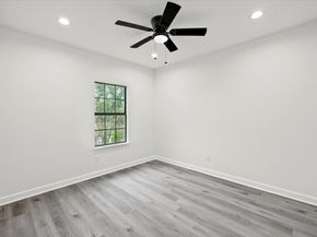 727 E 40th Street, Houston TX 77022