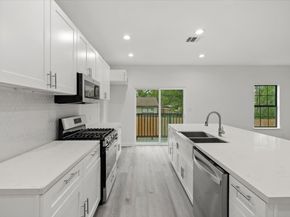 727 E 40th Street, Houston TX 77022