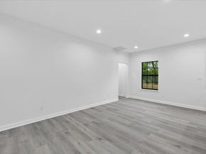 727 E 40th Street, Houston TX 77022