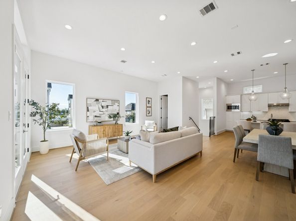 1405 W 21st St B, Houston TX 77008