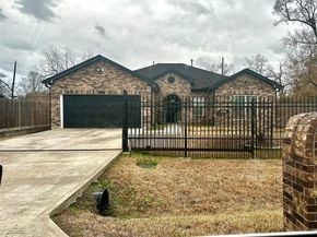 8614 Fringewood Drive, Houston TX 77028