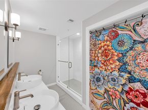 204 Travis Street 4A, Houston TX 77002