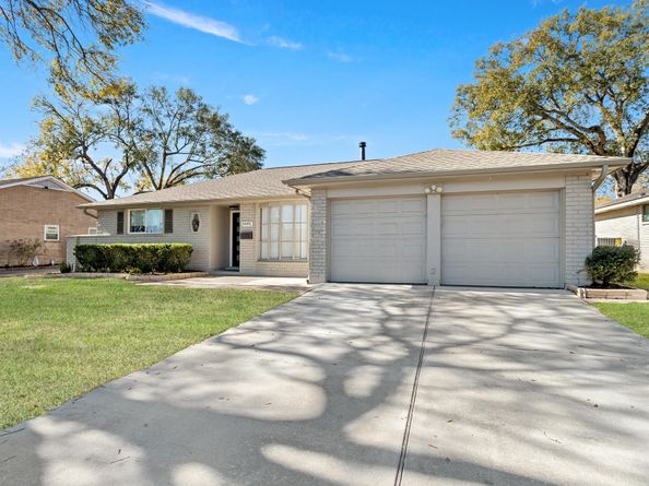 16002 Diana Lane, Houston TX 77062