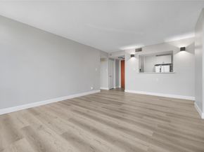 5001 Woodway Drive 705, Houston TX 77056