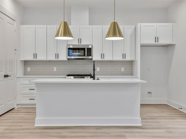 7705 Inwood Grove Lane, Houston TX 77088