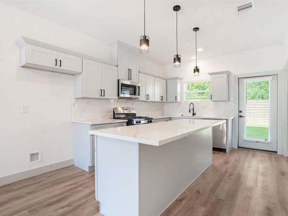 9913 Dipping Woods Street, Houston TX 77076