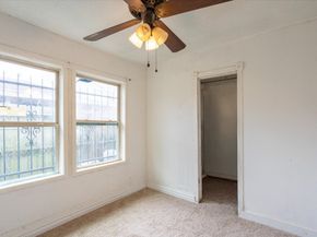 6817 Kassarine Pass, Houston TX 77033