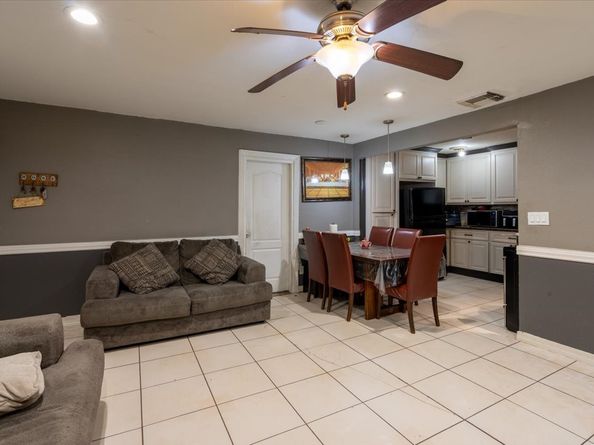 6817 Kassarine Pass, Houston TX 77033