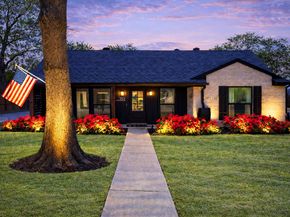 712 Clarence Street, Tomball TX 77375