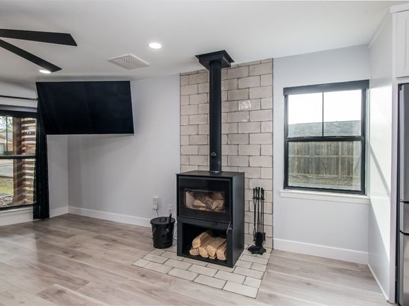 712 Clarence Street, Tomball TX 77375