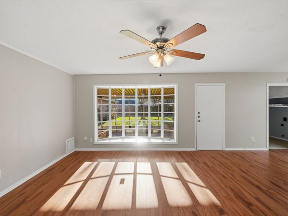 1927 Westlake Road, Houston TX 77062