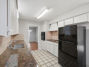 1927 Westlake Road, Houston TX 77062