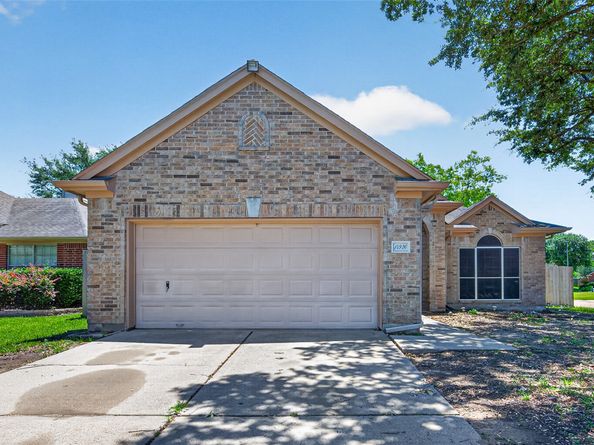 14926 Lindenbrook Lane, Houston TX 77095