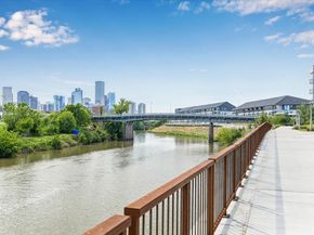 2813 Clinton Drive, Houston TX 77020
