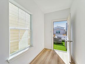 2813 Clinton Drive, Houston TX 77020