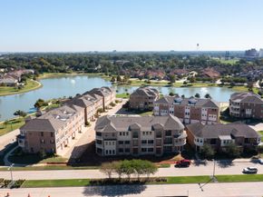 102 Stadium Drive, Sugar Land TX 77498