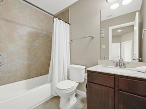 1933 Howth Avenue, Houston TX 77051