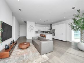 4521 San Felipe Street 1904, Houston TX 77027