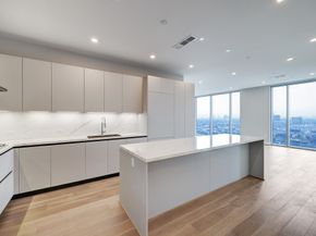 1711 Allen Parkway 2203, Houston TX 77019