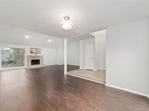 7107 Plaza Del Sol Drive, Houston TX 77083