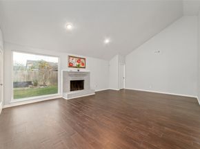 7107 Plaza Del Sol Drive, Houston TX 77083