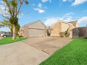 7107 Plaza Del Sol Drive, Houston TX 77083
