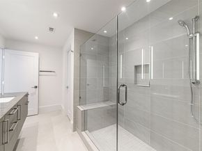 1701 Hermann Drive 34L, Houston TX 77004