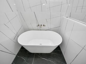 2016 Blodgett Street, Houston TX 77004