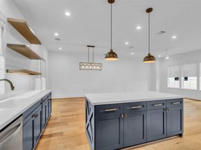 204 Burr Street G, Houston TX 77011