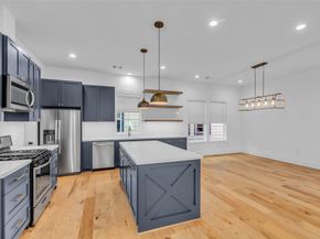 204 Burr Street G, Houston TX 77011