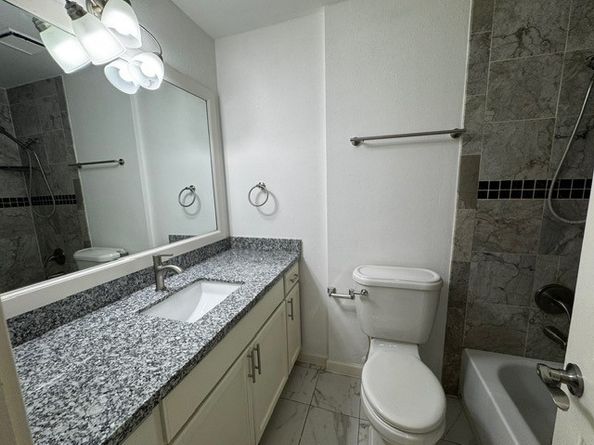 16310 Meadowbrook Farm Road, Houston TX 77082