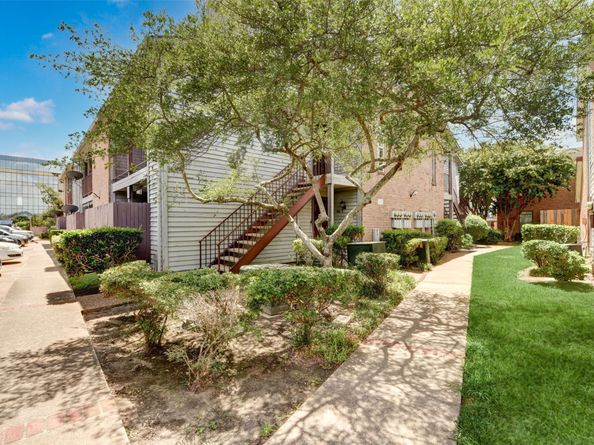 9350 Country Creek Drive 50, Houston TX 77036