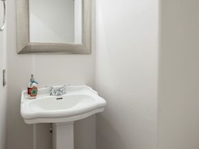 7827 Shady Villa Cove, Houston TX 77055
