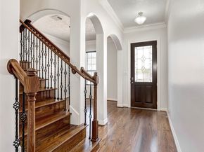 7827 Shady Villa Cove, Houston TX 77055