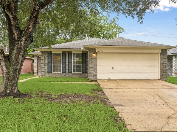5239 Sugar Bush Drive, Houston TX 77048