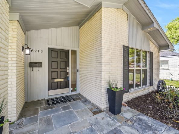 6215 Queensloch Drive, Houston TX 77096