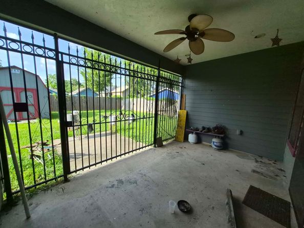 8161 Snowden Street, Houston TX 77028
