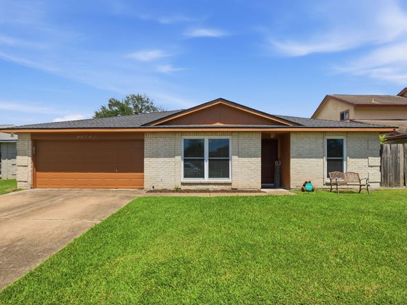 10419 Odessa Drive, Sugar Land TX 77498