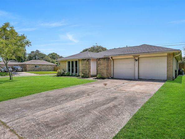 2503 Bisontine Street, Friendswood TX 77546