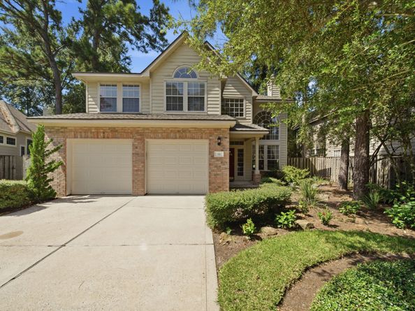 96 E Lakeridge Drive, The Woodlands TX 77381