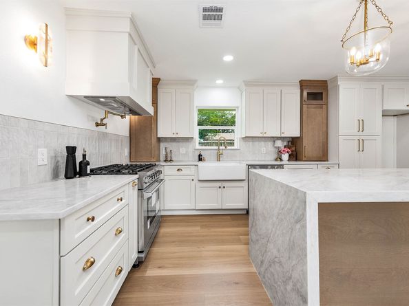 10814 Moonlight Drive, Houston TX 77096